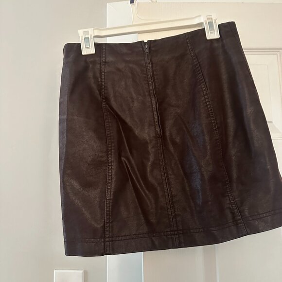 Free People Modern Femme Vegan Suede Mini Skirt in dark brown - Picture 4 of 4